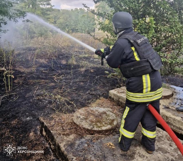 Рятувальники Херсонщини 10 разів виїжджали на гасіння пожеж