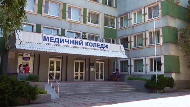 Росіяни можуть закрити фейковий “Херсонський медичний коледж” через відмову студентів переїжджати до окупованого Генічеська