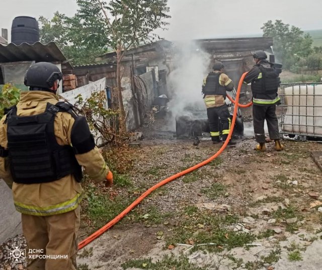 Вночі рятувальники ліквідовували наслідки ворожих обстрілів