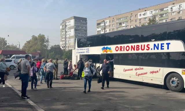 Внаслідок обстрілів Миколаївщини до Херсона та Миколаєва запущено автобусні трансфери для пасажирів потяга Київ — Херсон