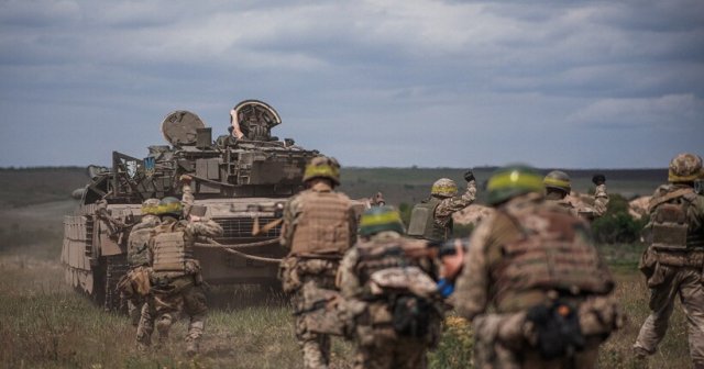 Ворог знову нарощує штурми на півдні, особливо на "островах" біля Кринок, - "Таврія"