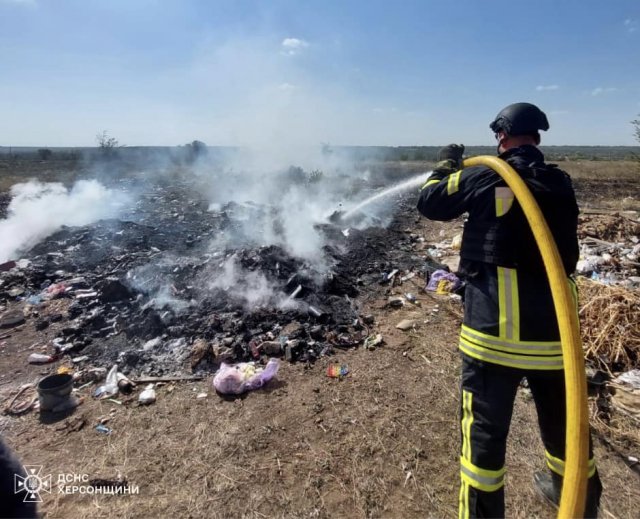 Протягом минулої доби через ворожі обстріли на Херсонщині виникли 4 пожежі в екосистемах