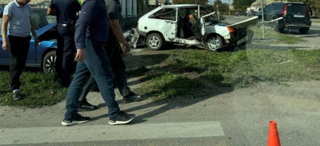 На перехресті з новими дорожніми знаками у Генічеську знову сталась ДТП