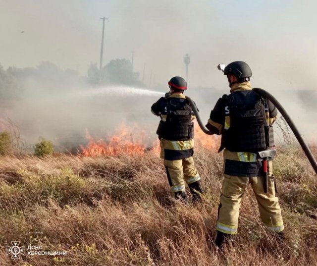 Рятувальники Херсонщини протягом доби ліквідували 6 пожеж на відкритих територіях