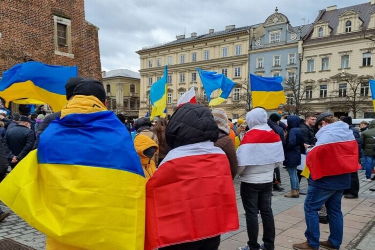 У Польщі закликали скасувати виплати українським чоловікам: у МЗС підтримали ідею