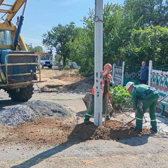 Енергетики Рівненщини знову відновлюють світло мешканцям Херсонщини