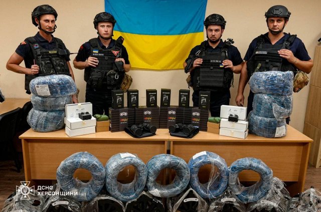 Херсонські піротехніки отримали нове обладнання від міжнародних партнерів