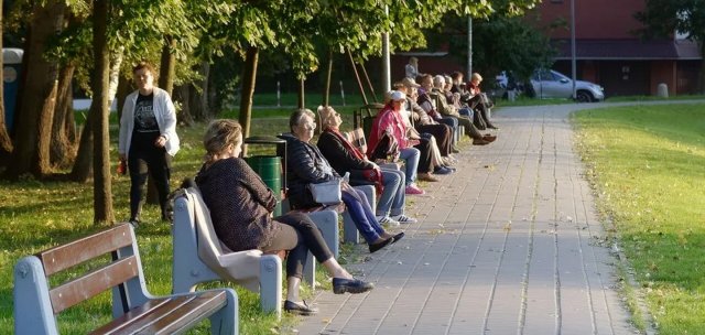 Мінімальну пенсію в Україні заморозять: пенсіонери відреагували на проєкт від Кабміну