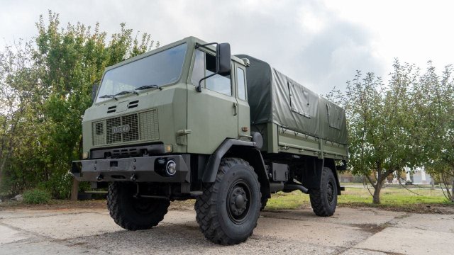 Ще одна вантажівка поповнила автопарк оборонців Херсонщини