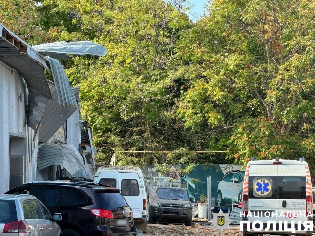 На Херсонщині через російську агресію поранено четверо людей, серед постраждалих – неповнолітня та медична сестра: поліція документує наслідки