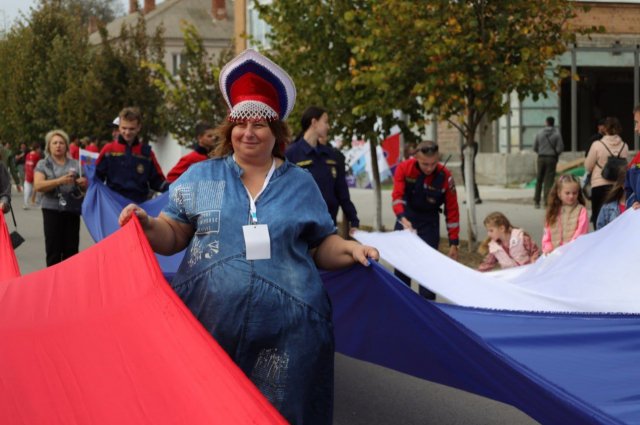 Другу річницю «воссоєдінєнія» святкували «добровільно-примусово»