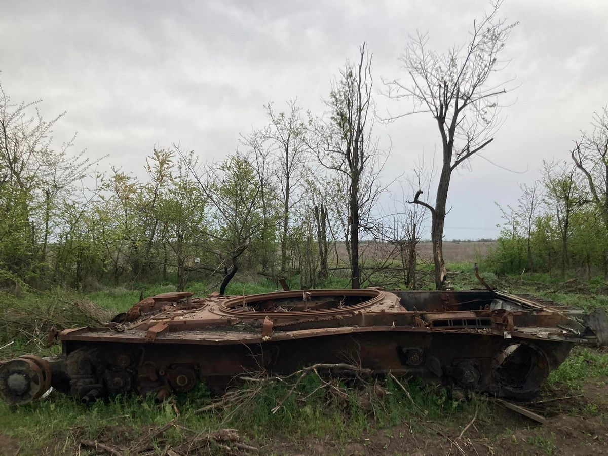 Незрима присутність окупантів: чому на полях звільненої Херсонщини досі купа військового брухту (фото)