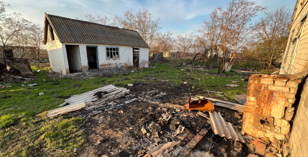 Подвір’я в селі Дмитренка. Фото: ЦЖР