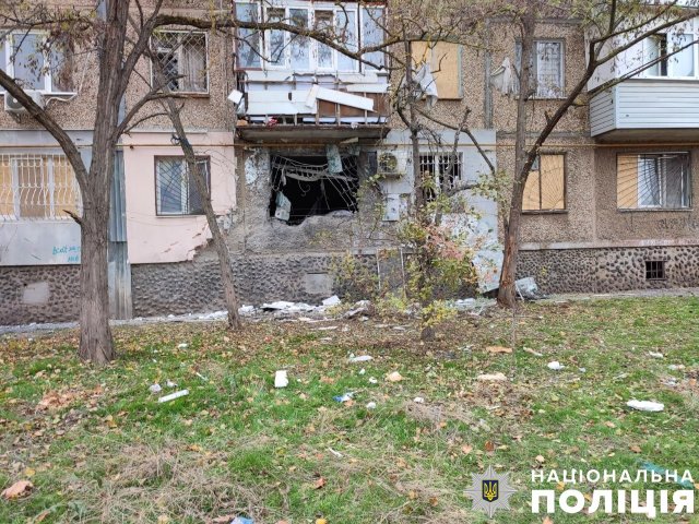 Поліція фіксує наслідки ударів російських військ по житловому сектору Херсонщини