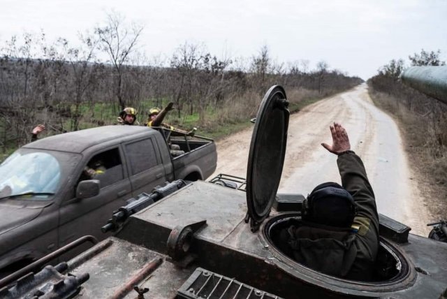 «Ми йшли впевнено і знали, що сюди зайдемо»: боєць 124 бригади ТрО розповів як визволяли Херсон