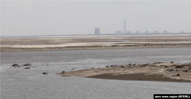 Висохле Каховське водосховище біля Нікополя навпроти окупованого Енергодару, весна 2024 року