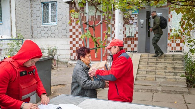 УЧХ та Всесвітня продпрограма допомагають жителям Херсона