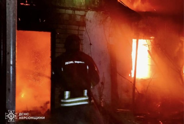 Вночі вогнеборці ліквідували пожежу, що зайнялася внаслідок ворожого обстрілу