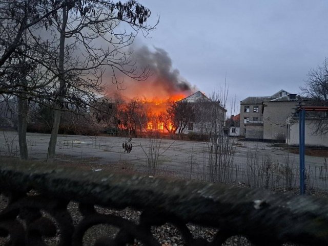 У Новій Каховці на ТОТ Херсонщини згоріла будівля школи №2: що відомо