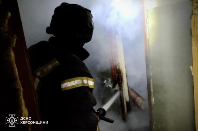 У Херсоні під час гасіння пожежі в покинутій будівлі рятувальники виявили тіла двох загиблих