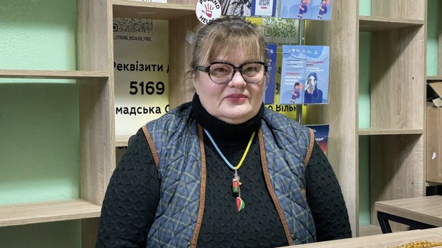 "Не можна сидіти на місці". Волонтерка з Харкова проводить дитячі майстеркласи у Херсоні