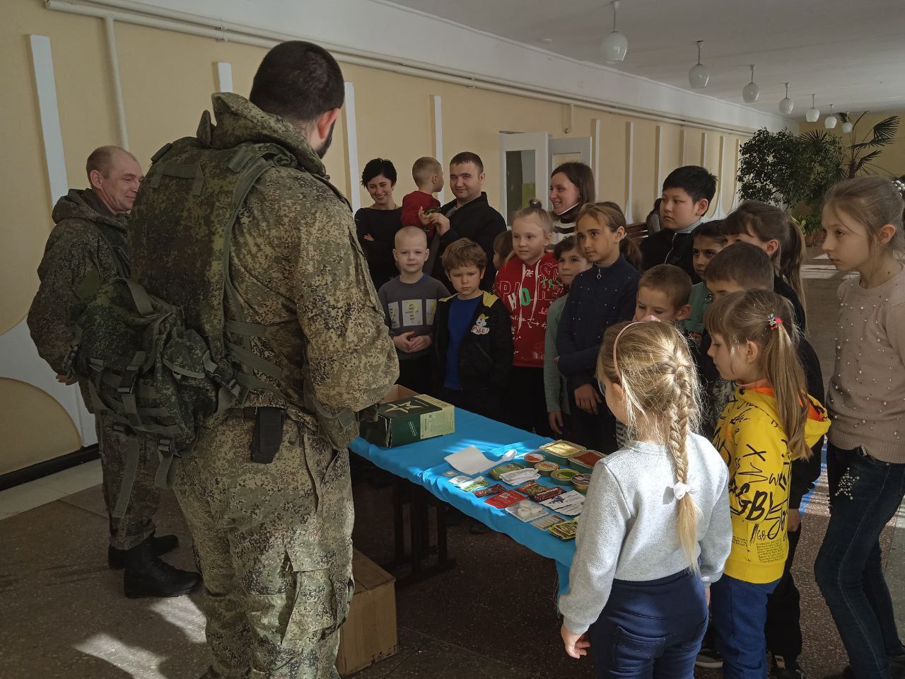 Школярів окупованої Херсонщини Кремль готує до війни