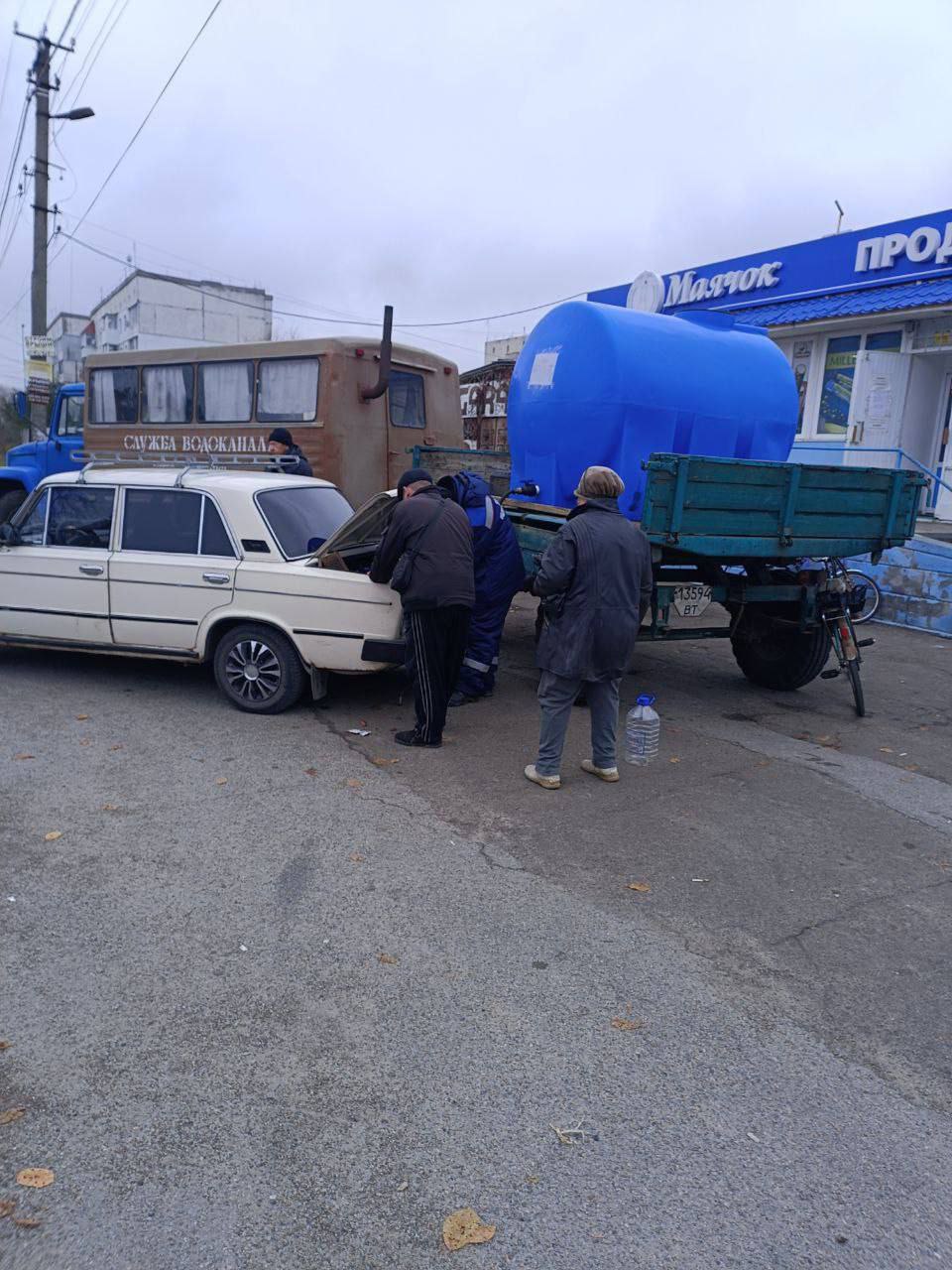 Воду в окупований Таврійськ привозять за півтори тисячі кілометрів!