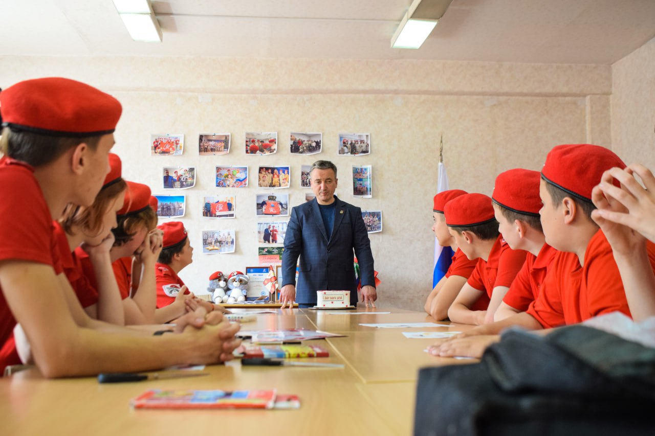 Андрія Чуйкова, який очолив псевдовиш у Мелітополі та заганяв студентів в «Юнармію», засудили до 11 років позбавлення волі