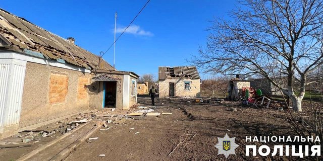 На Херсонщині через російські удари три людини загинуло та сім поранено: поліція фіксує наслідки атак