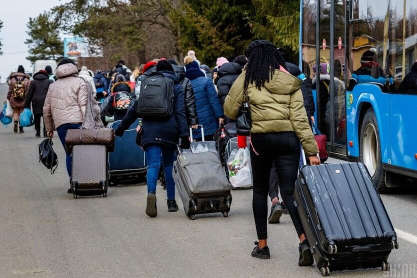 У Європі можуть відкрити центри повернення українських біженців: у яких країнах з'являться