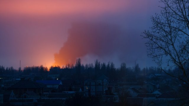 Дрони над головою, міни під ногами, бої на островах. Репортаж з Херсона та прибережних селищ, які щодня обстрілює РФ