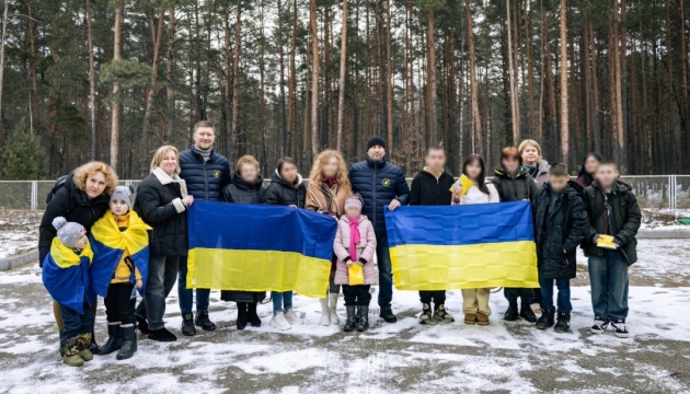 З тимчасово окупованих територій повернули ще вісьмох дітей