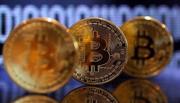 Біткойн вперше за п'ять місяців впав нижче $75 000